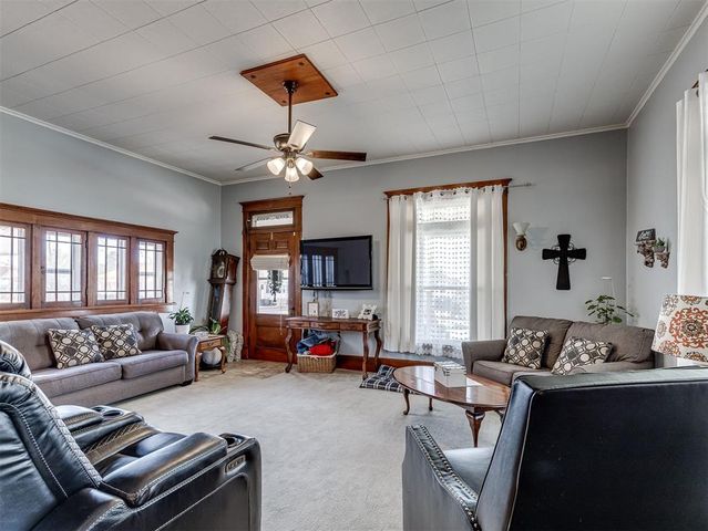 403 S Hoff Avenue, El Reno, OK 73036