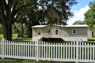 103 BARTER Drive, Satsuma, FL 32189