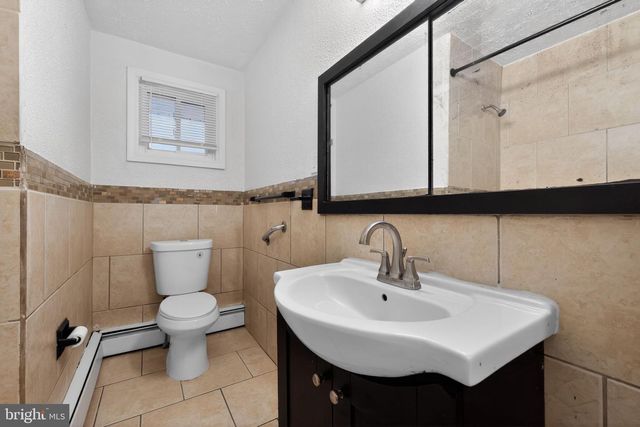 904 ARTHUR AVE, Bristol, PA 19007