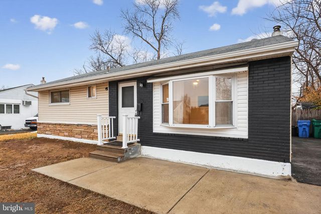 904 ARTHUR AVE, Bristol, PA 19007