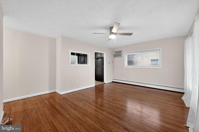 904 ARTHUR AVE, Bristol, PA 19007