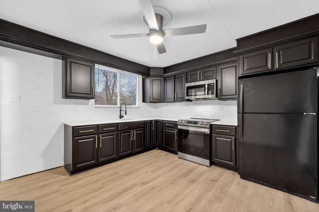 904 ARTHUR AVE, Bristol, PA 19007