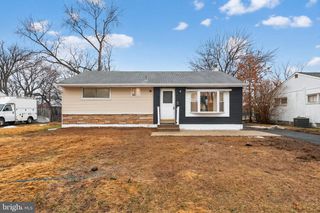 904 ARTHUR AVE, Bristol, PA 19007