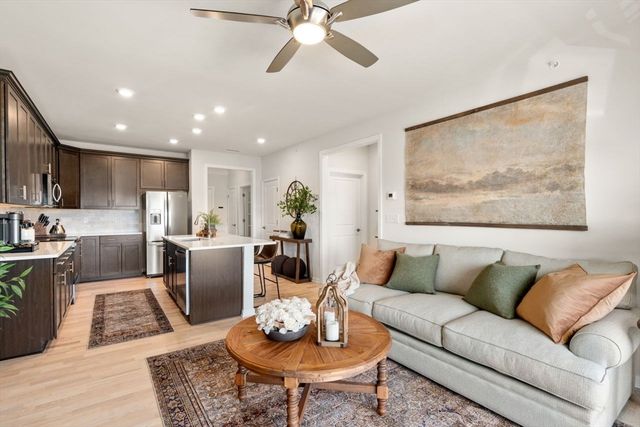 401 Emery Lane 408, Sudbury, MA 01776