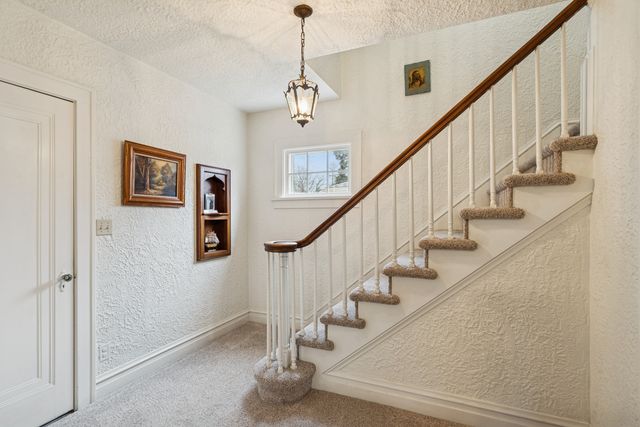 802 Kirkwood Avenue, Winthrop Harbor, IL 60096