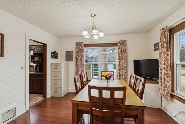 802 Kirkwood Avenue, Winthrop Harbor, IL 60096