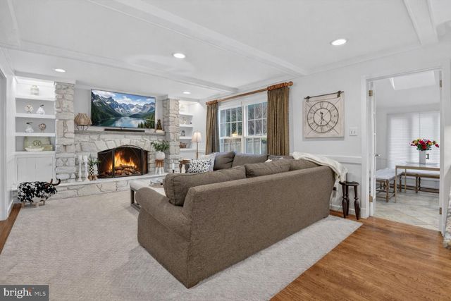 10206 KENSINGTON PKWY, Kensington, MD 20895