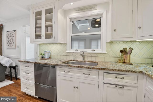 10206 KENSINGTON PKWY, Kensington, MD 20895