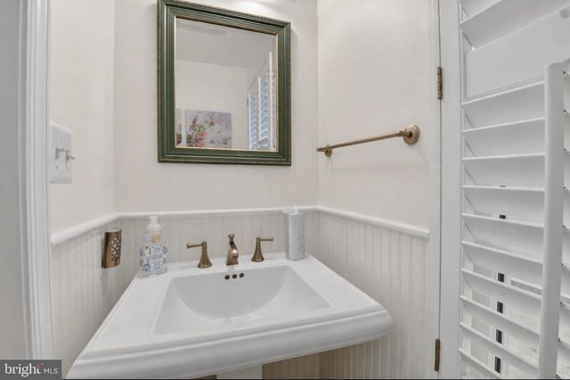 10206 KENSINGTON PKWY, Kensington, MD 20895