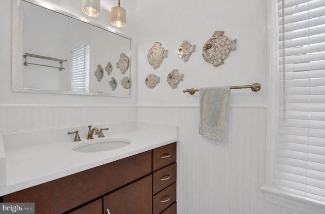 10206 KENSINGTON PKWY, Kensington, MD 20895