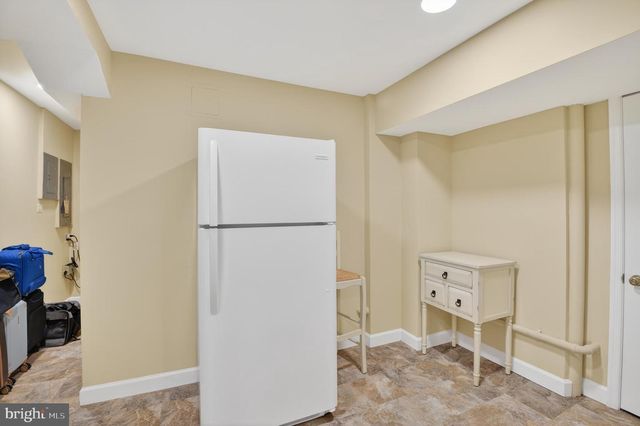 10206 KENSINGTON PKWY, Kensington, MD 20895