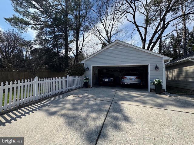 10206 KENSINGTON PKWY, Kensington, MD 20895