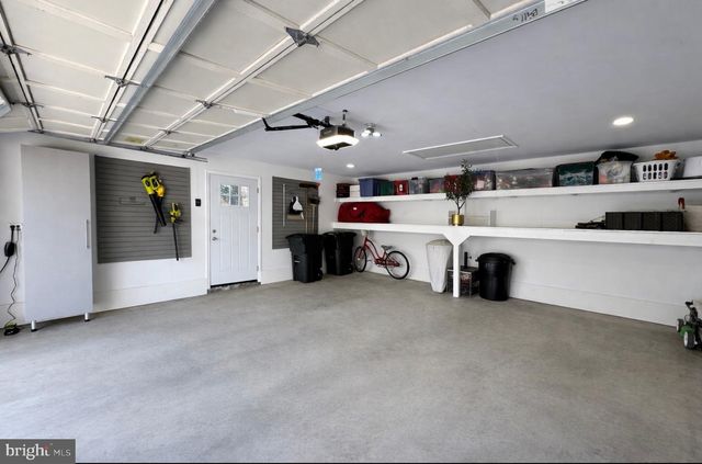 10206 KENSINGTON PKWY, Kensington, MD 20895