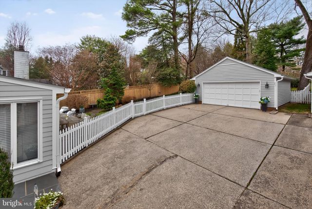 10206 KENSINGTON PKWY, Kensington, MD 20895