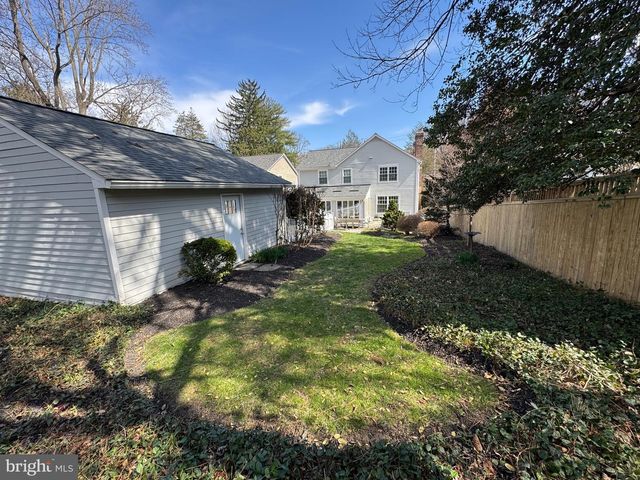 10206 KENSINGTON PKWY, Kensington, MD 20895