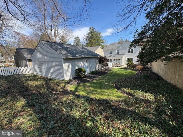 10206 KENSINGTON PKWY, Kensington, MD 20895