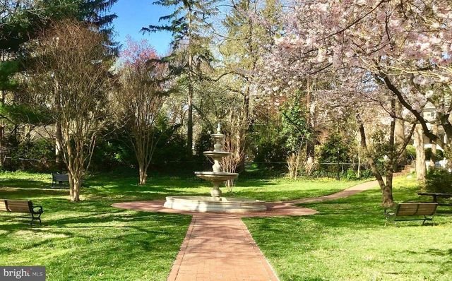 10206 KENSINGTON PKWY, Kensington, MD 20895