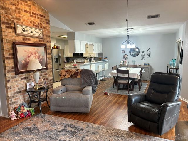 915 Citrus Drive, Alamo, TX 78516