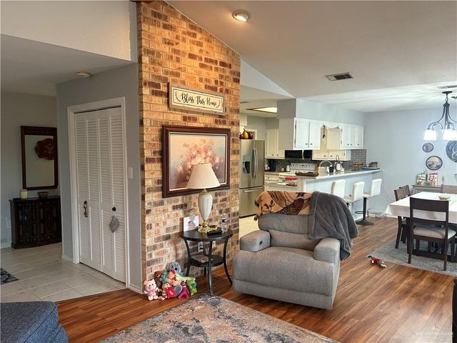 915 Citrus Drive, Alamo, TX 78516