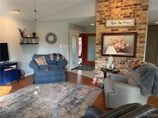 915 Citrus Drive, Alamo, TX 78516