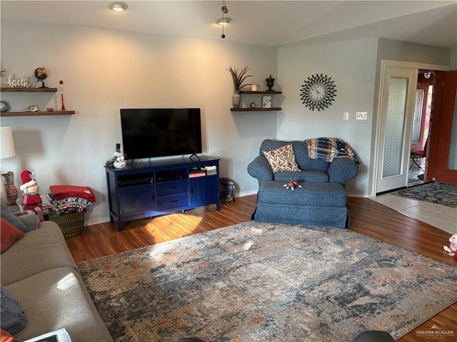 915 Citrus Drive, Alamo, TX 78516