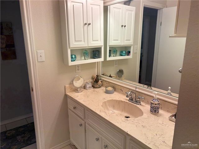 915 Citrus Drive, Alamo, TX 78516