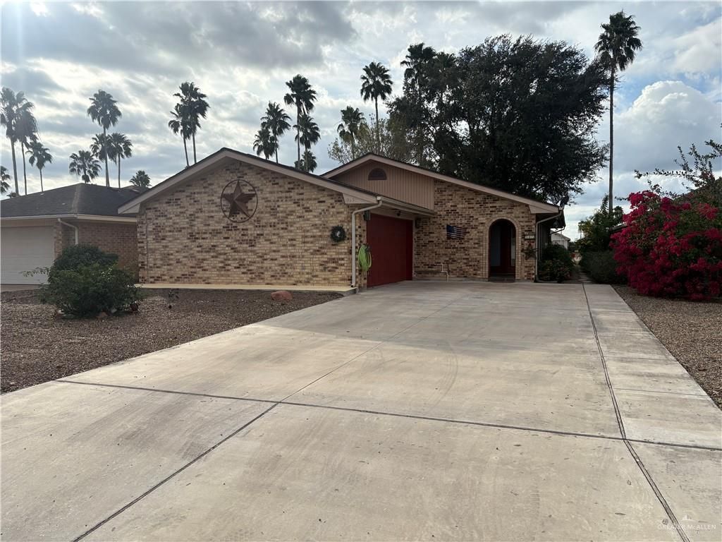 915 Citrus Drive, Alamo, TX 78516