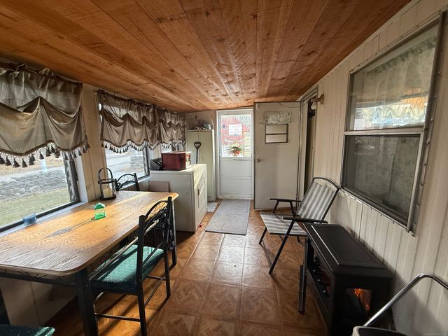 4 Sunshine Terrace, Thompson, CT 06255