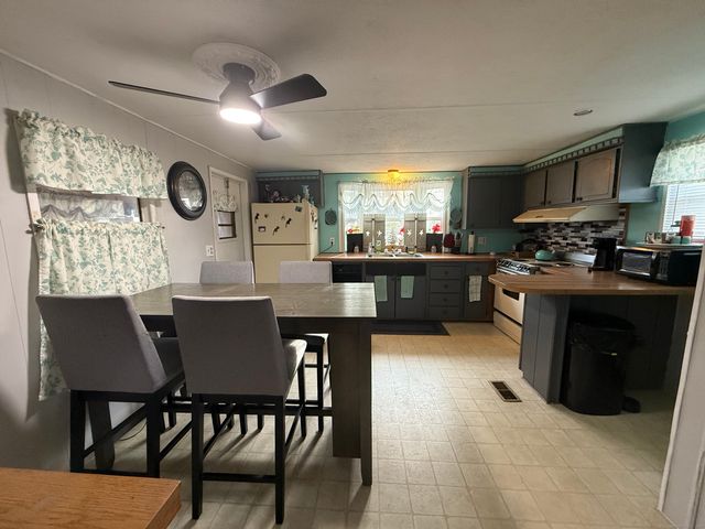 4 Sunshine Terrace, Thompson, CT 06255