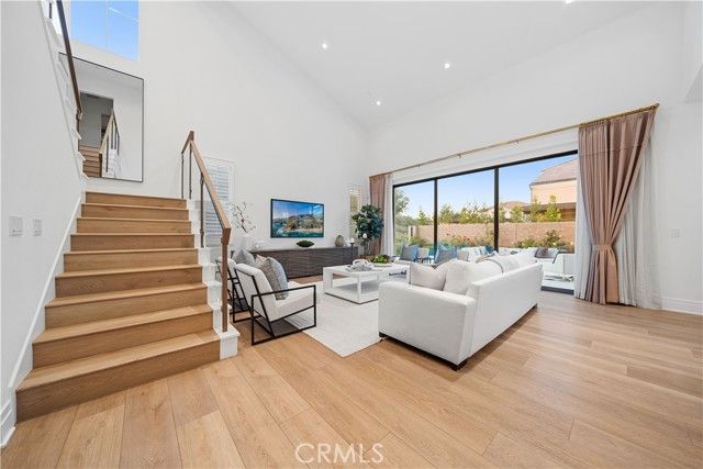 101 Lustro, Irvine, CA 92602