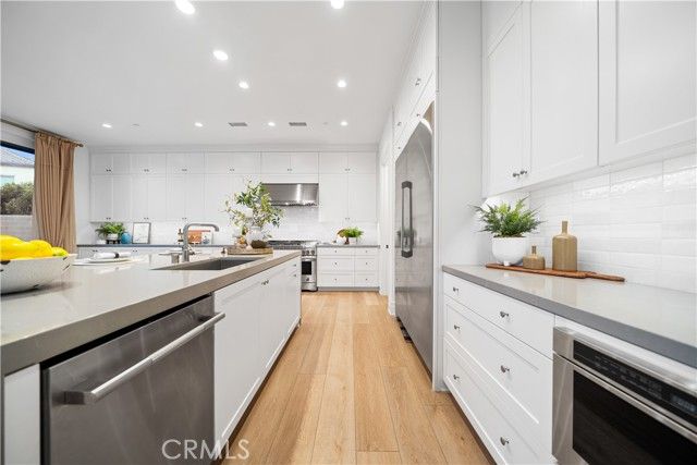 101 Lustro, Irvine, CA 92602