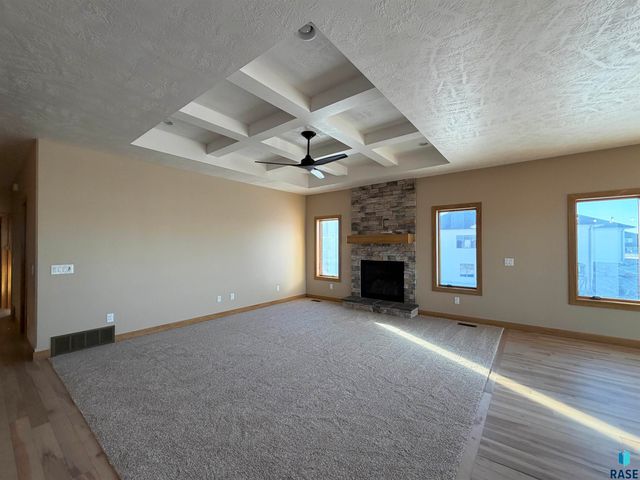 2805 S Dunraven Ave Avenue, Sioux Falls, SD 57110