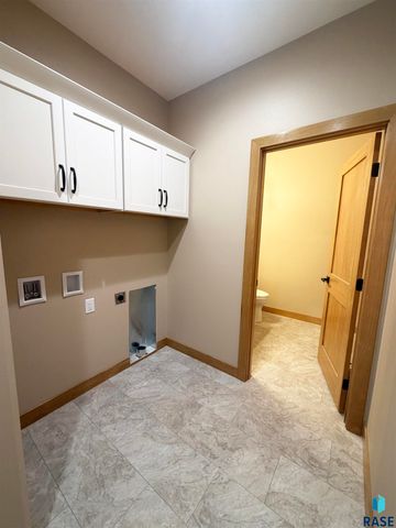 2805 S Dunraven Ave Avenue, Sioux Falls, SD 57110