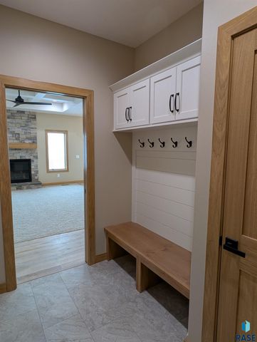 2805 S Dunraven Ave Avenue, Sioux Falls, SD 57110