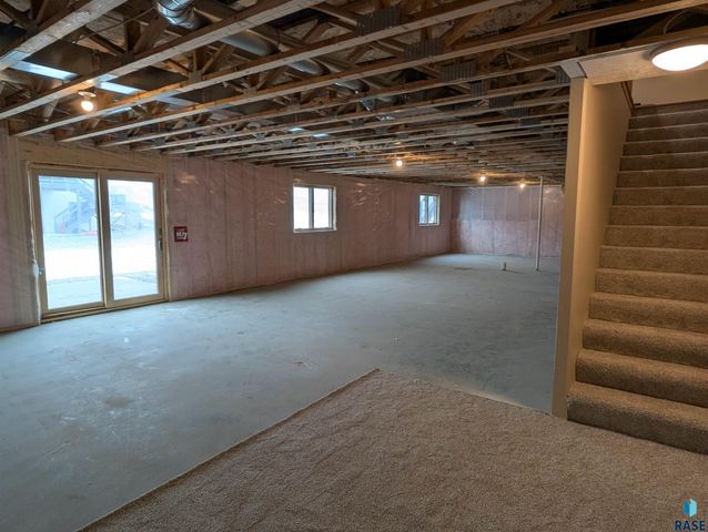 2805 S Dunraven Ave Avenue, Sioux Falls, SD 57110