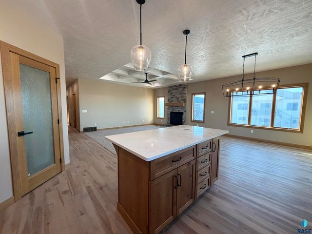 2805 S Dunraven Ave Avenue, Sioux Falls, SD 57110