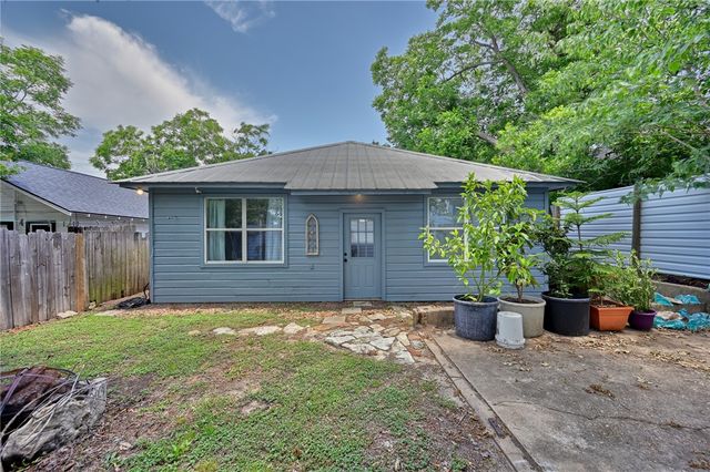 213 North Austin Street, Brenham, TX 77833