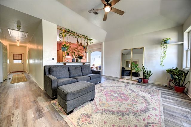 213 North Austin Street, Brenham, TX 77833