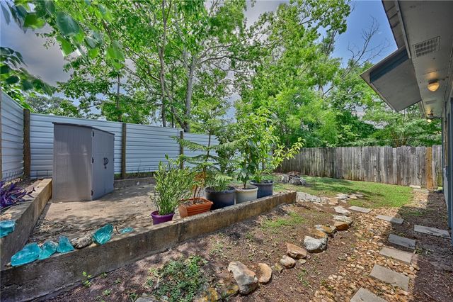 213 North Austin Street, Brenham, TX 77833