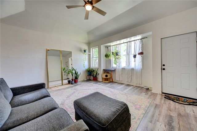 213 North Austin Street, Brenham, TX 77833