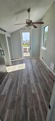 1643 Railroad Avenue, Dickinson, TX 77539