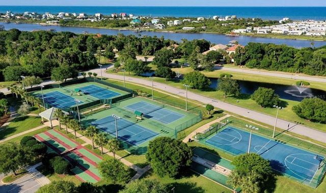 8 N LAKEWALK DRIVE, Palm Coast, FL 32137