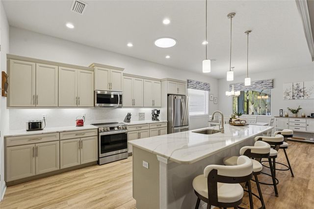 8 N LAKEWALK DRIVE, Palm Coast, FL 32137