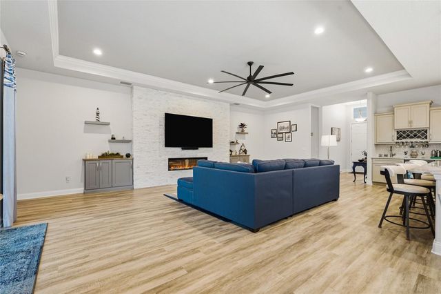 8 N LAKEWALK DRIVE, Palm Coast, FL 32137