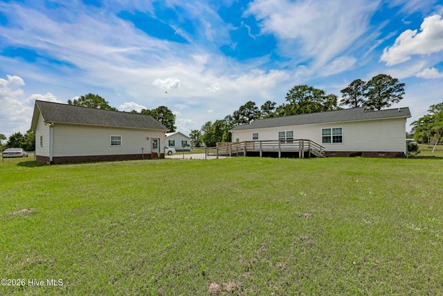 1327 Old Chinquapin Road, Beulaville, NC 28518