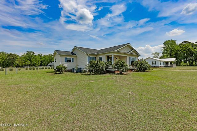 1327 Old Chinquapin Road, Beulaville, NC 28518