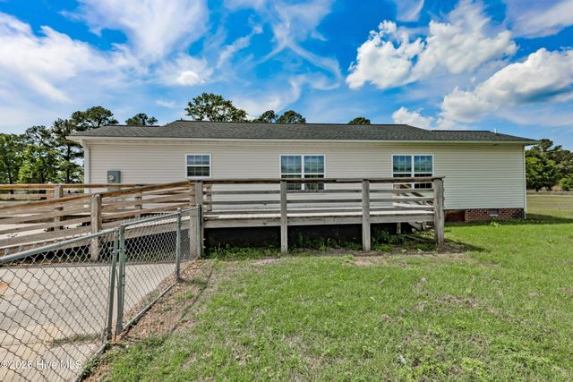 1327 Old Chinquapin Road, Beulaville, NC 28518