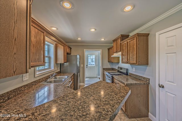 1327 Old Chinquapin Road, Beulaville, NC 28518