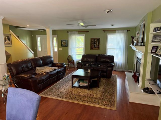 958 Sweet Briar SE Trail, Conyers, GA 30094