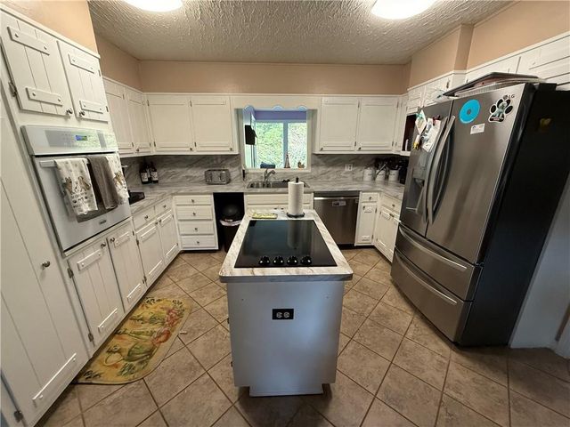 958 Sweet Briar SE Trail, Conyers, GA 30094